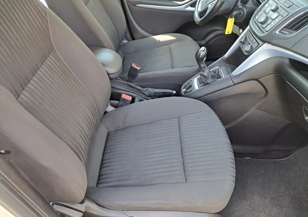 Opel Zafira cena 29900 przebieg: 246000, rok produkcji 2015 z Strzelin małe 191